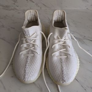 Yeezy Boost 350 Triple White. Men 7/Women 8
